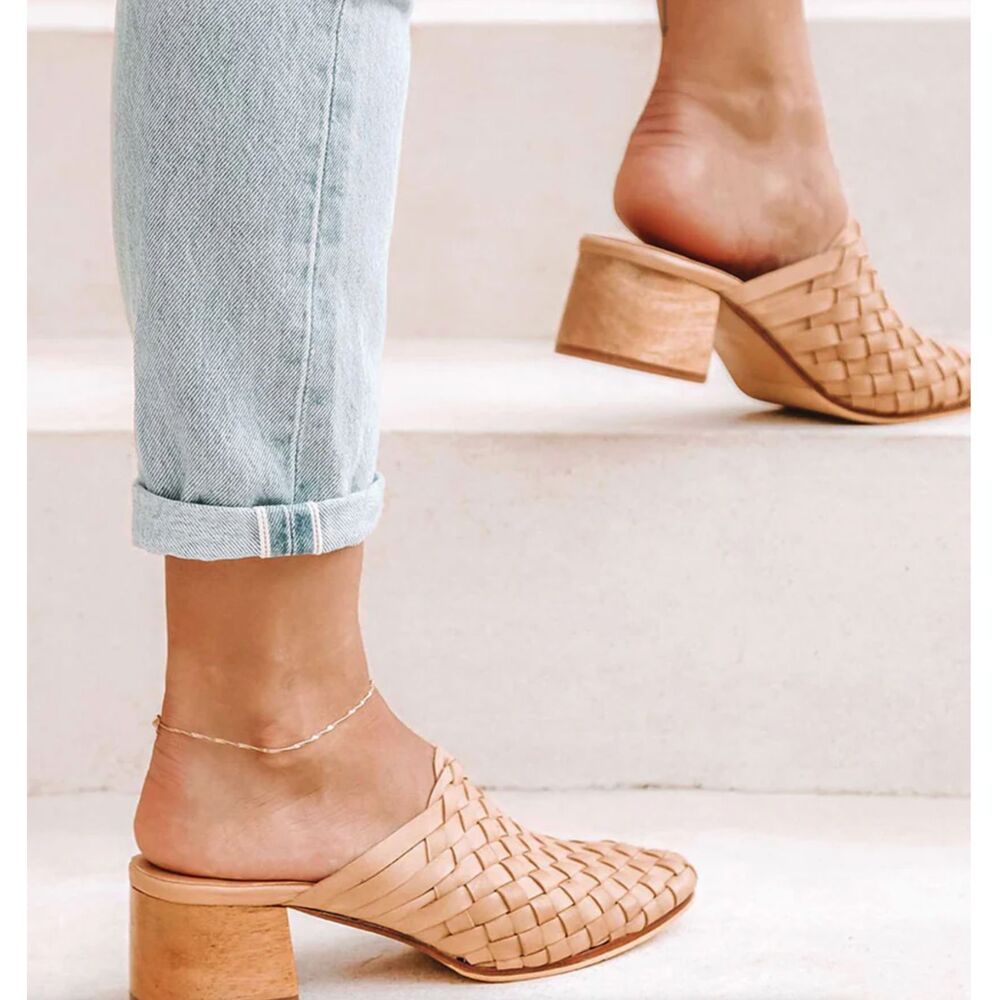 Liberte Bondi Woven Leather Mules Cream Size 7